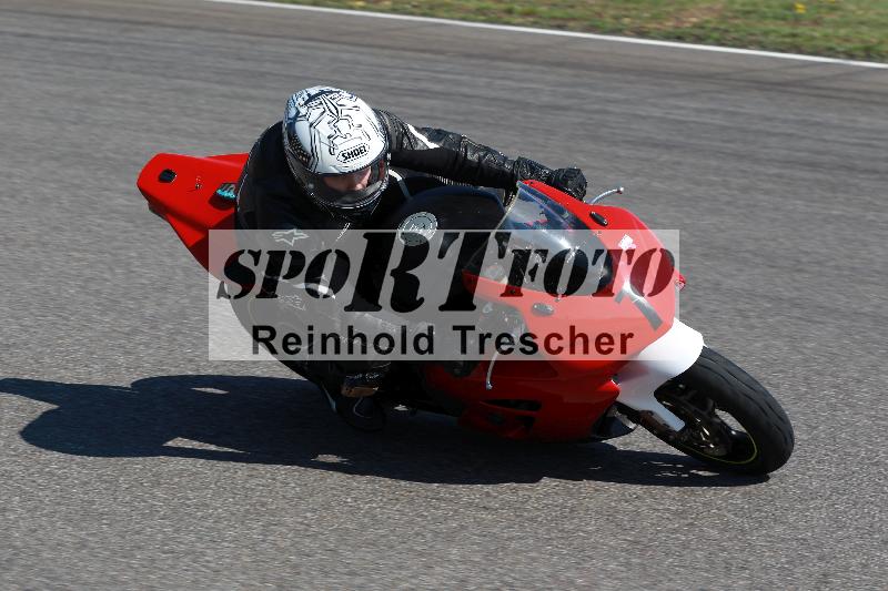 /Archiv-2022/05 04.04.2022 Plüss Moto Sport ADR/Freies Fahren/7